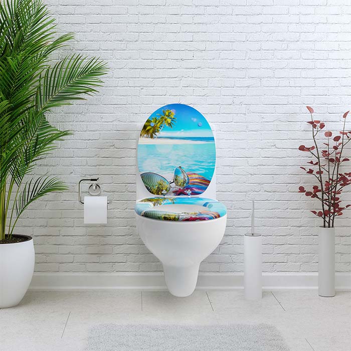 Holz Klobrille mit Absenkautomatik & Hawaii Motiv in einem weissem Badezimmer