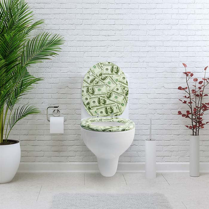 Holz Klobrille mit Absenkautomatik & Dollar Motiv in einem weißem Badezimmer